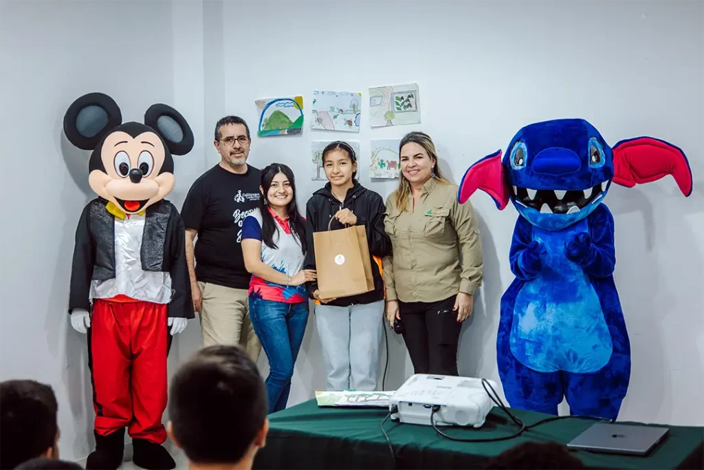 Yazú Proaño, winner of the drawing contest on Floreana, shares a heartfelt message about her love for Galápagos and giant tortoises. 